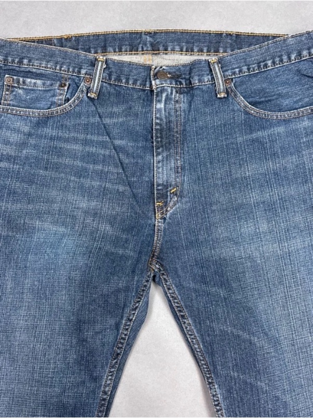 Levi's Men's Faded Blue Relaxed Jeans
